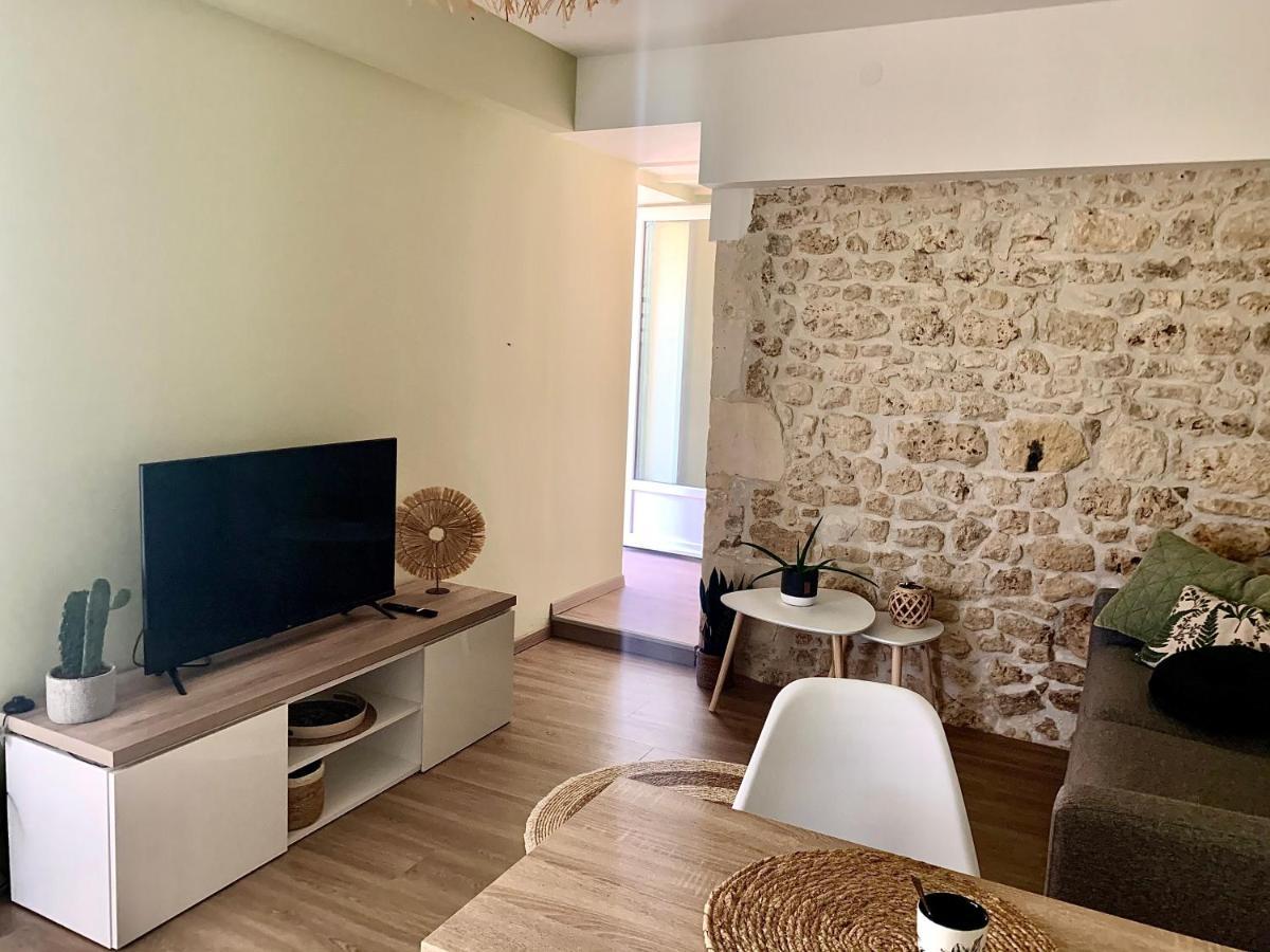Gite Dans Une Ambiance Vegetale Avec Spa Privatif Jazennes المظهر الخارجي الصورة